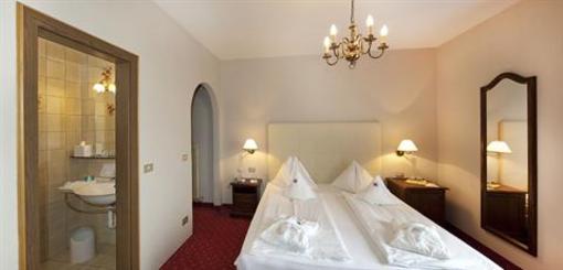 фото отеля Poggio Antico Apartments Monte San Vito
