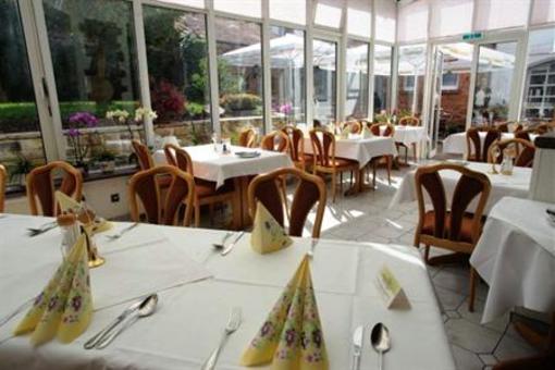 фото отеля Hessischer Hof Hotel & Restaurant Bad Karlshafen