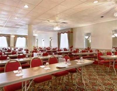 фото отеля Ramada Inn at Historic Ligonier