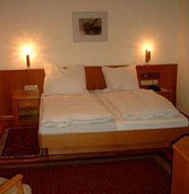 фото отеля Hotel Garni am Roemerplatz Ulm