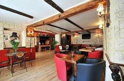 фото отеля Hotel La Licorne Beaugency
