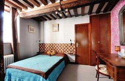 фото отеля Hotel La Licorne Beaugency