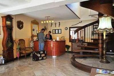 фото отеля Hotel La Licorne Beaugency