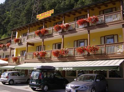 фото отеля Hotel Zanon Ziano di Fiemme