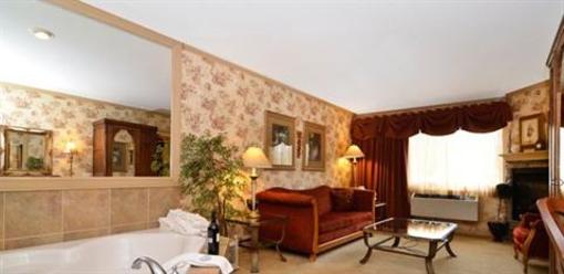 фото отеля BEST WESTERN Fernie Mountain Lodge