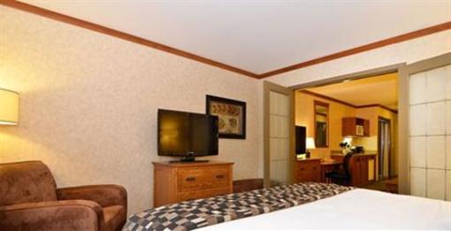 фото отеля BEST WESTERN Fernie Mountain Lodge
