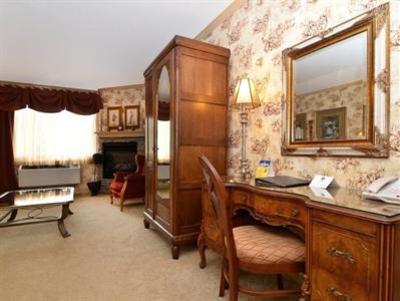 фото отеля BEST WESTERN Fernie Mountain Lodge