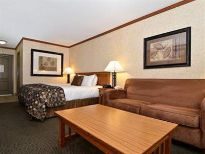 фото отеля BEST WESTERN Fernie Mountain Lodge