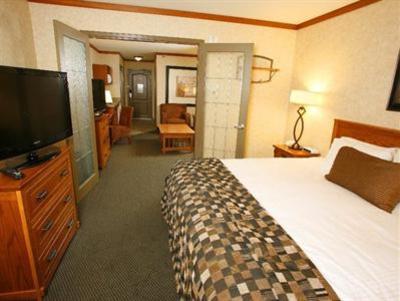 фото отеля BEST WESTERN Fernie Mountain Lodge