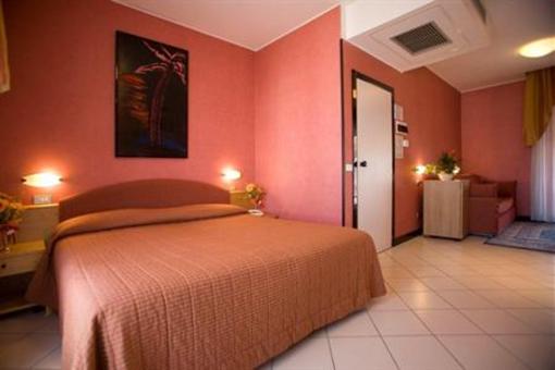 фото отеля Hotel Junior Rimini