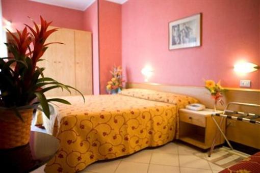 фото отеля Hotel Junior Rimini