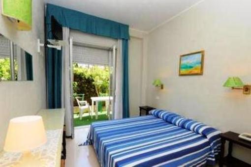 фото отеля Hotel Il Guscio Terracina