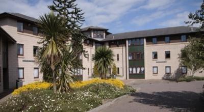 фото отеля Fraser Court - Self Catering Flats