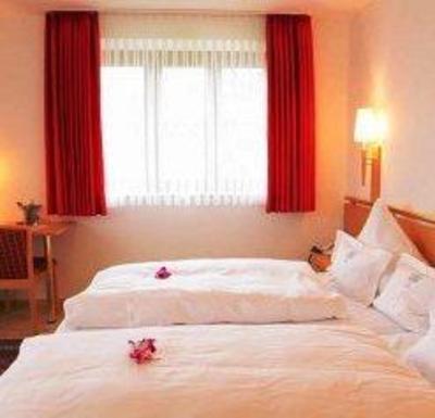 фото отеля Gasthof Hotel Zum Hirsch