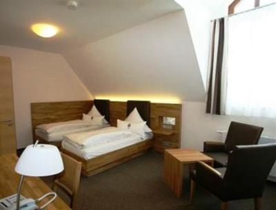 фото отеля Gasthof Hotel Zum Hirsch