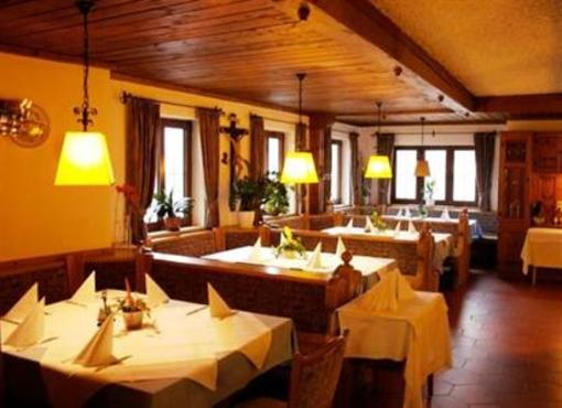 фото отеля Gasthof Hotel Zum Hirsch