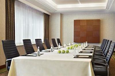 фото отеля Sheraton Suites Calgary Eau Claire