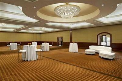 фото отеля Sheraton Suites Calgary Eau Claire