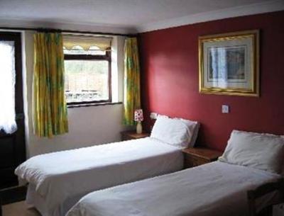 фото отеля Axe & Compass Lodge