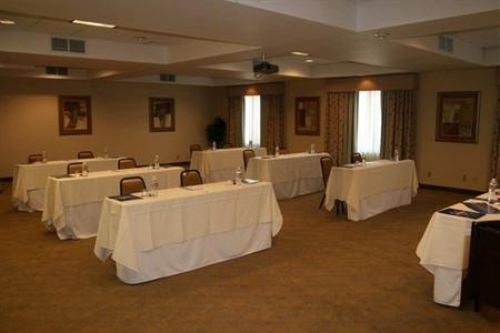 фото отеля Hampton Inn & Suites Woodland