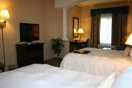 фото отеля Hampton Inn & Suites Woodland