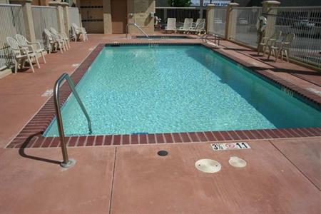 фото отеля Hampton Inn & Suites Woodland