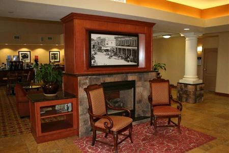 фото отеля Hampton Inn & Suites Woodland