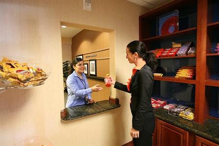 фото отеля Hampton Inn & Suites Woodland