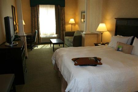 фото отеля Hampton Inn & Suites Woodland