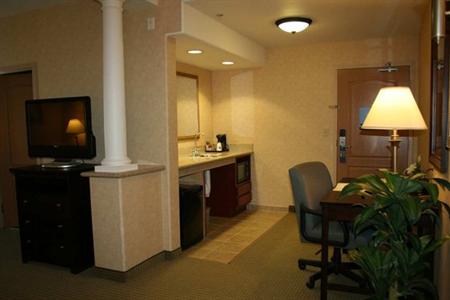 фото отеля Hampton Inn & Suites Woodland