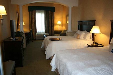 фото отеля Hampton Inn & Suites Woodland