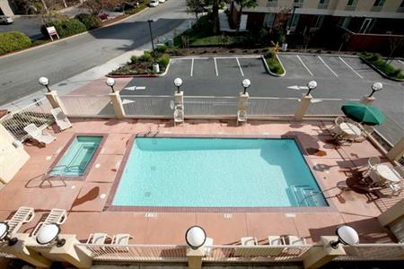 фото отеля Hampton Inn & Suites Woodland