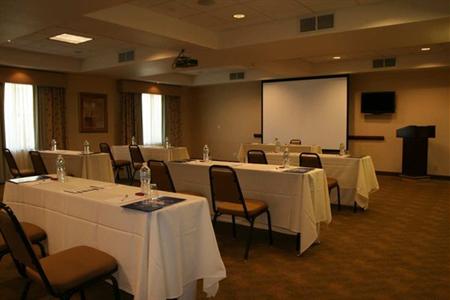 фото отеля Hampton Inn & Suites Woodland