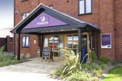 фото отеля Premier Inn Oswestry