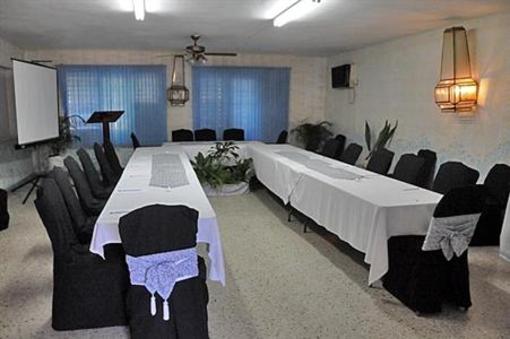 фото отеля Palm View Guest House & Conference Center