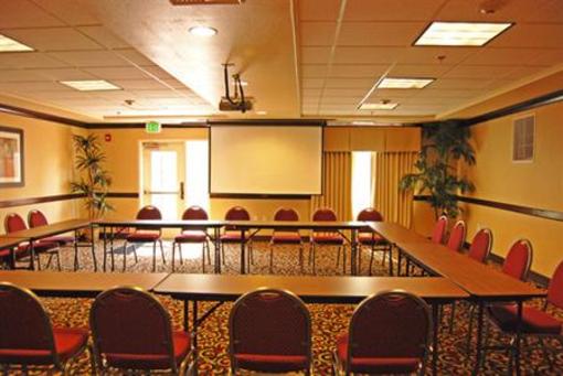 фото отеля Holiday Inn Express Hotel & Suites Lincoln