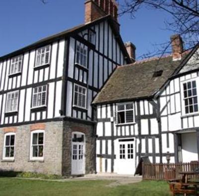 фото отеля Radnorshire Arms Hotel Presteigne