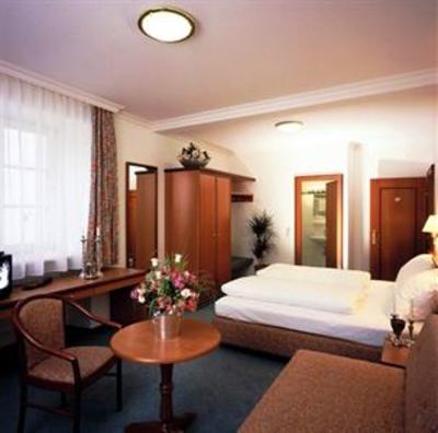 фото отеля Landhotel Hirsch