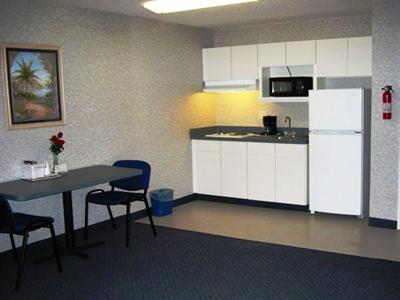 фото отеля Studio Inn & Suites