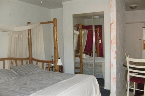 фото отеля Dolphin Inn