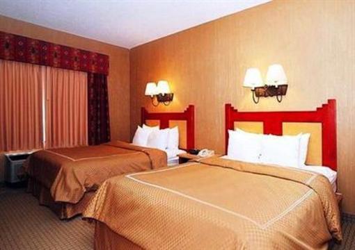 фото отеля Holiday Inn Express Hotel & Suites Olathe North