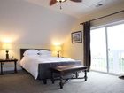 фото отеля Water's Edge Inn