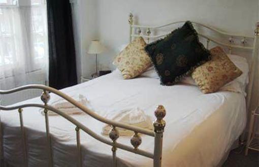 фото отеля The Phelips Arms Bed & Breakfast Montacute Martock