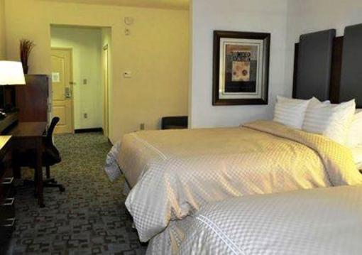 фото отеля Comfort Suites Oil Center