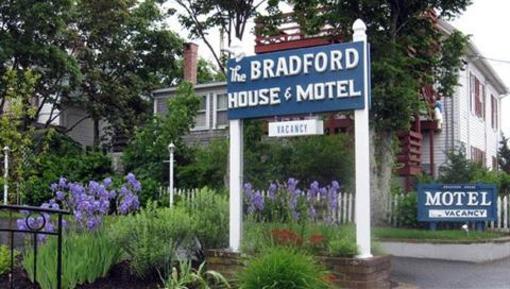 фото отеля Bradford House & Motel
