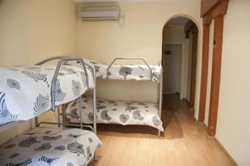 фото отеля Hostal Malasana