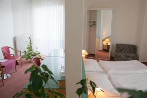 фото отеля Hotel Modena Bratislava