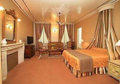 фото отеля Hotel De La Poste Langres