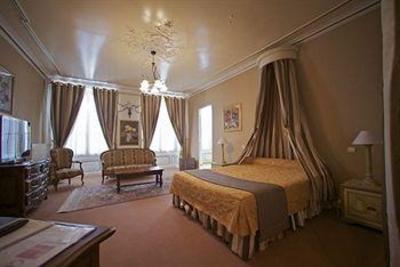 фото отеля Hotel De La Poste Langres
