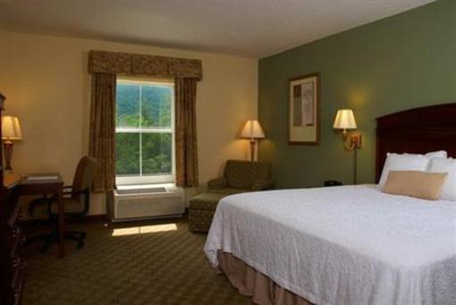 фото отеля Hampton Inn & Suites Cashiers-Sapphire Valley
